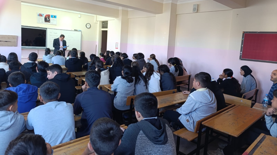 LGS'ye Doğru: 8. Sınıflara Kapsamlı Bilgilendirme Semineri